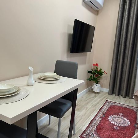Smart Home , Lovely Apartment In Тирана Екстер'єр фото