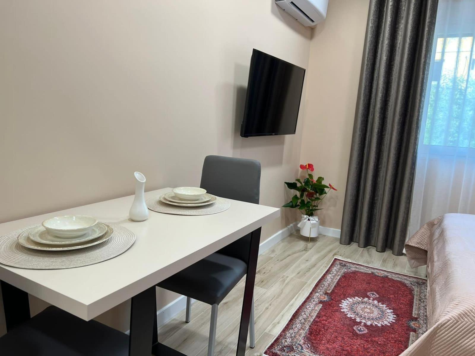 Smart Home , Lovely Apartment In Тирана Екстер'єр фото