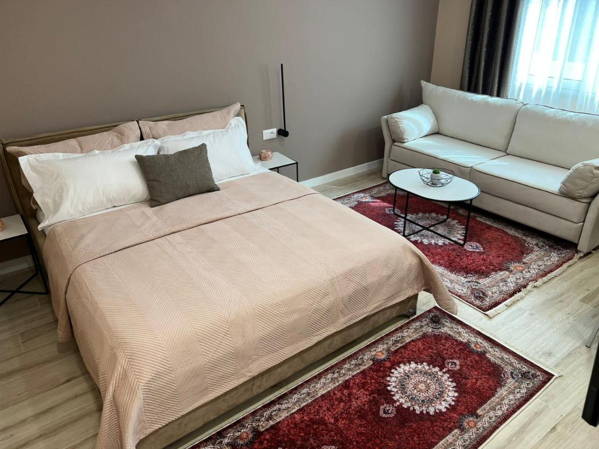 Smart Home , Lovely Apartment In Тирана Екстер'єр фото