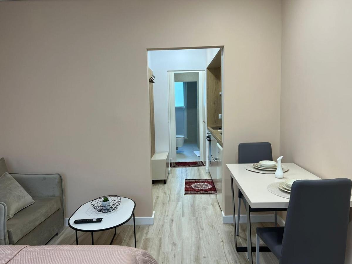 Smart Home , Lovely Apartment In Тирана Екстер'єр фото