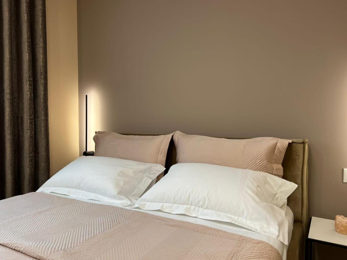 Smart Home , Lovely Apartment In Тирана Екстер'єр фото