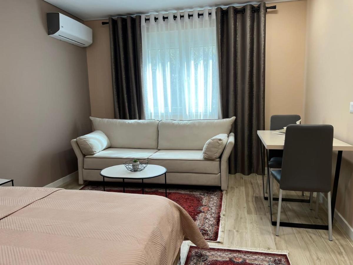 Smart Home , Lovely Apartment In Тирана Екстер'єр фото