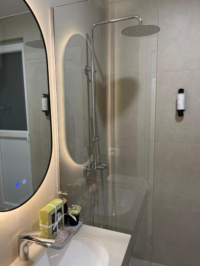Smart Home , Lovely Apartment In Тирана Екстер'єр фото